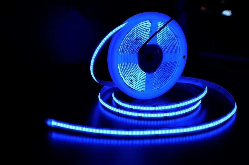 COB灯带 常规RGB 24V-10MM-840灯